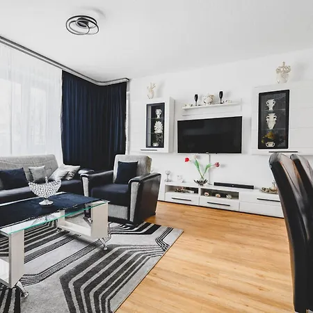 Lägenhet 4-Room Apartment In Mittelfeld Near Hannover Messe