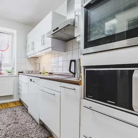 4 In Mittelfeld Nahe Messe Appartement